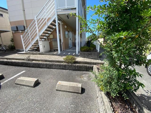 コンフォール メゾン(17806)の外観・駐車場イメージ1枚目