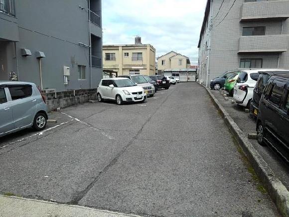 伸和ガレージの外観・駐車場イメージ1枚目