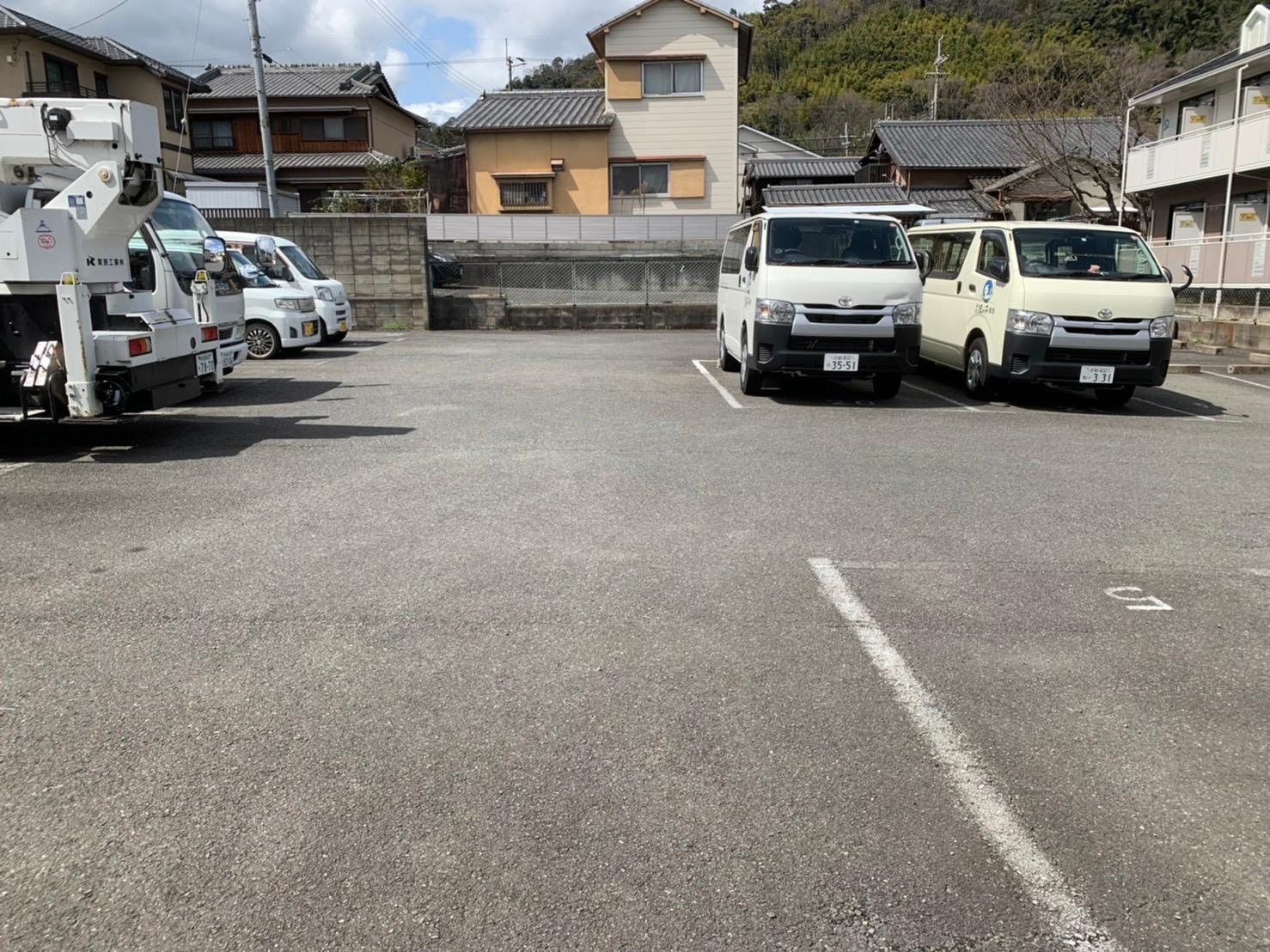 垣内ガレージの外観・駐車場イメージ2枚目