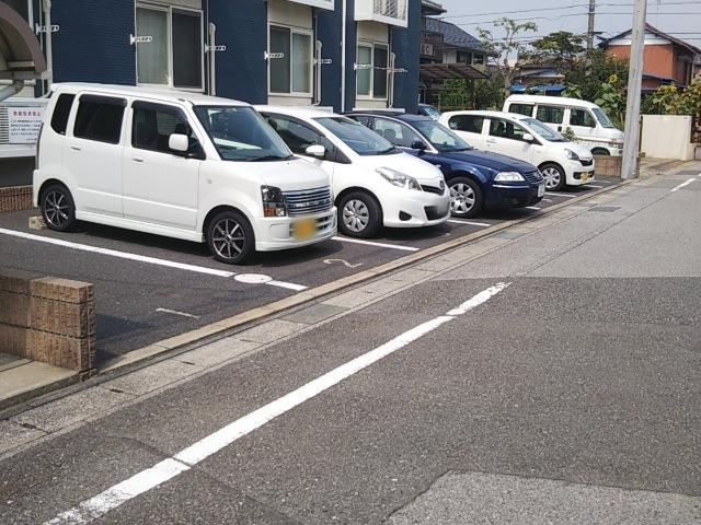 アリオン(40479)の外観・駐車場イメージ1枚目