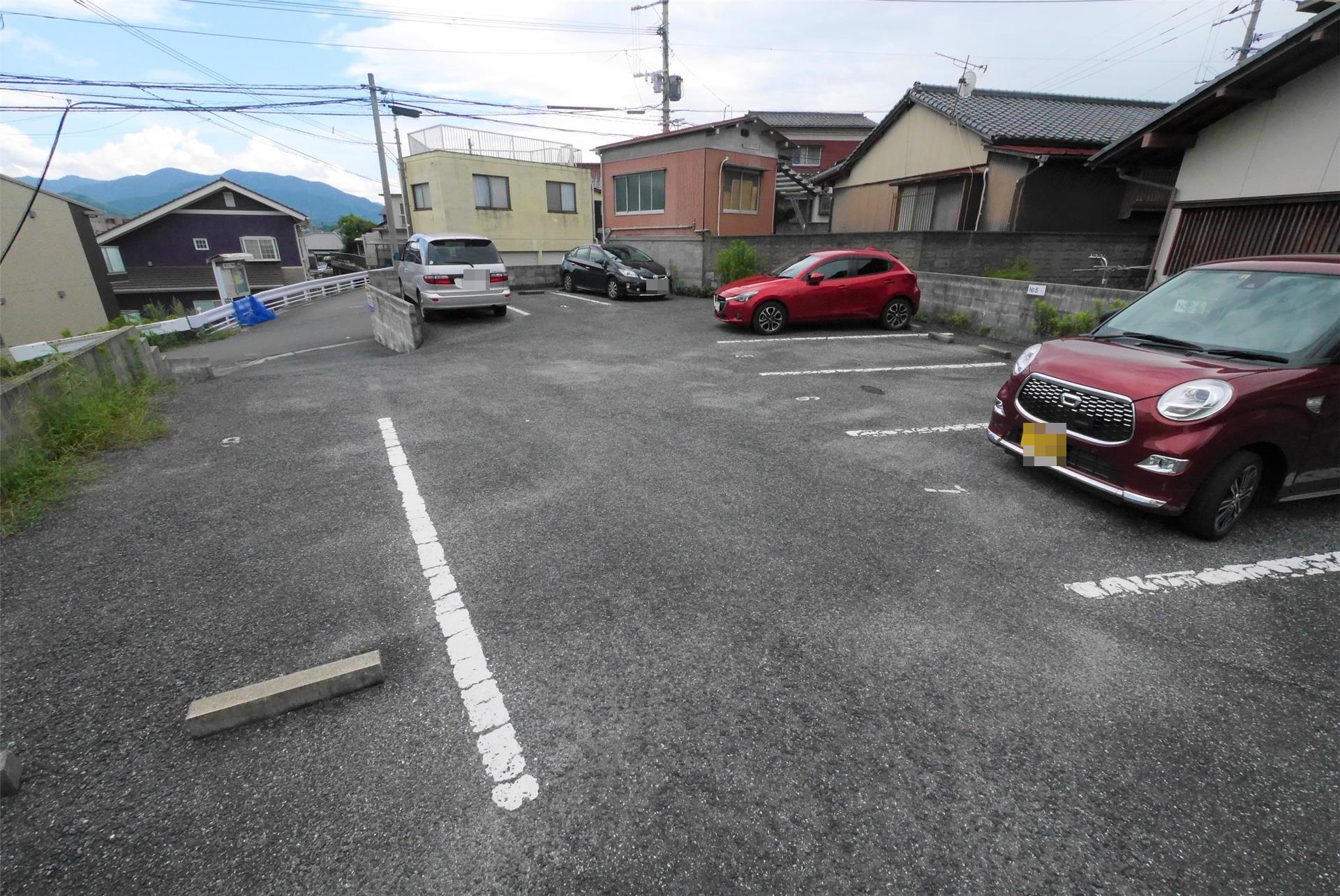 春日台山本駐車場の外観・駐車場イメージ2枚目