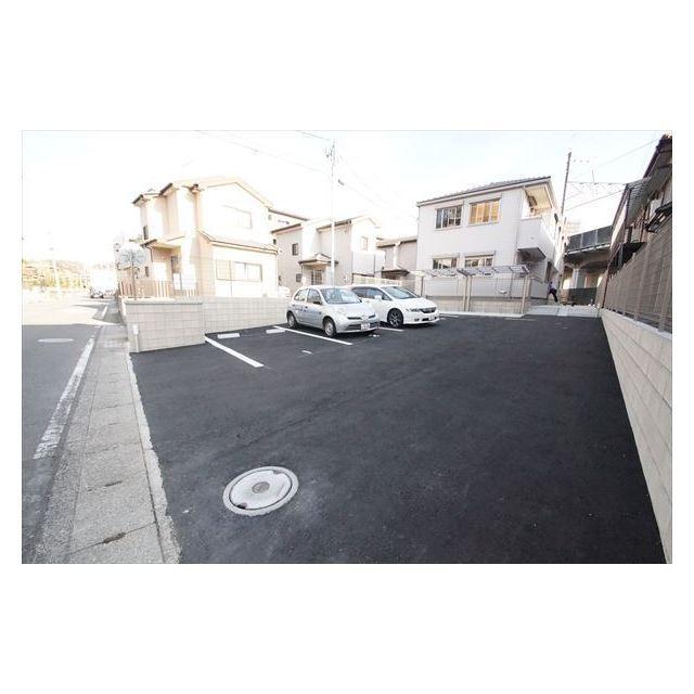 リヴェールの外観・駐車場イメージ1枚目