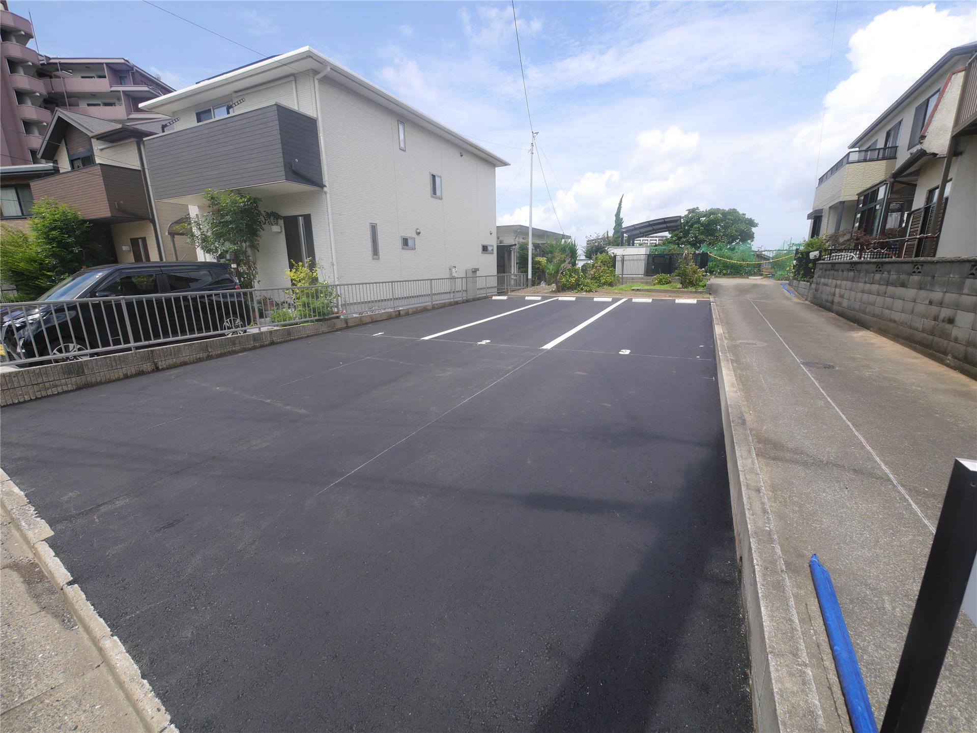 東鳴水1丁目平等寺駐車場の外観・駐車場イメージ2枚目