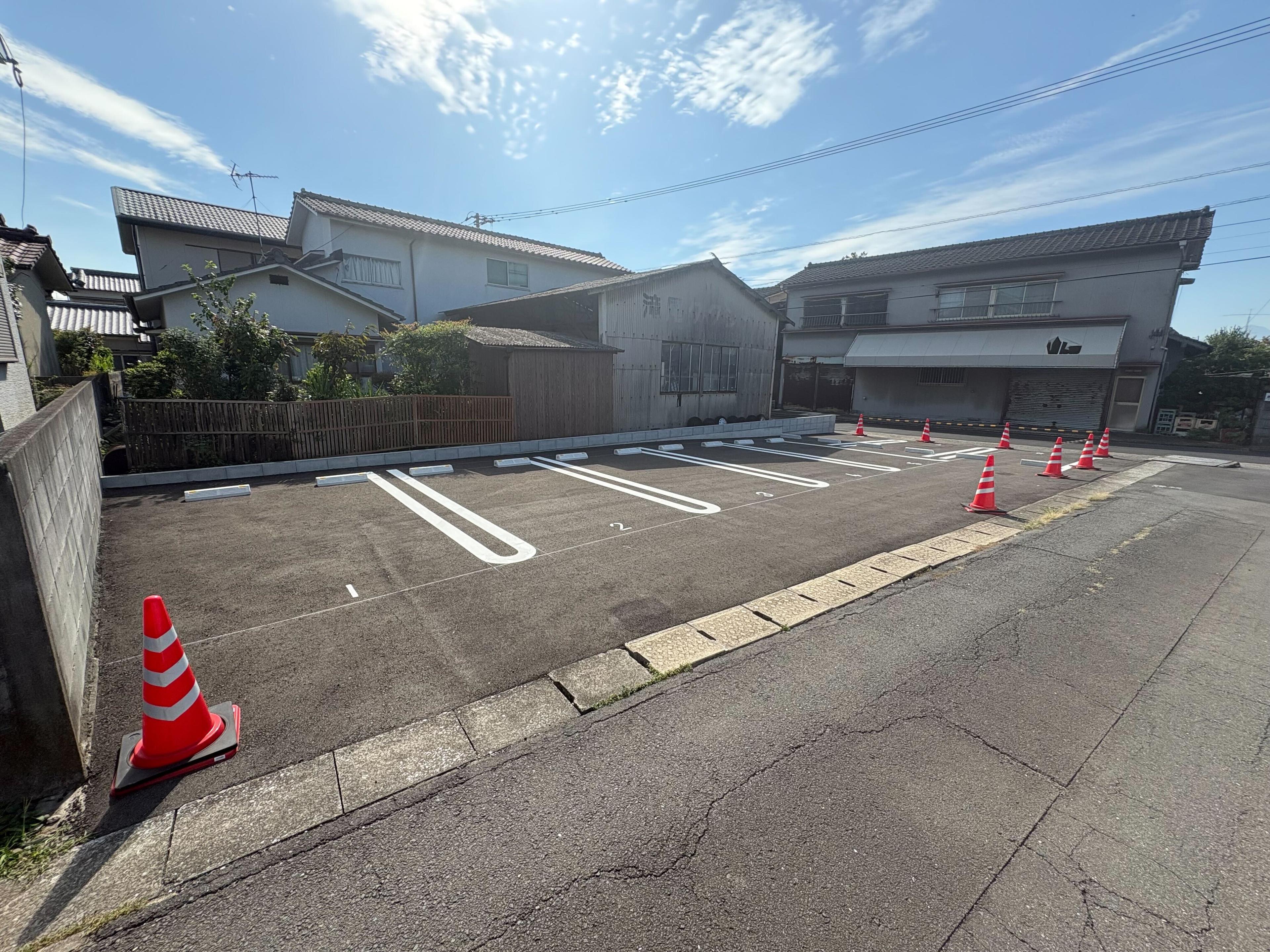 flat津守の外観・駐車場イメージ1枚目