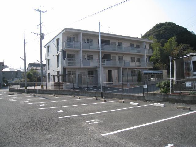 岡垣町吉田駐車場の外観・駐車場イメージ2枚目