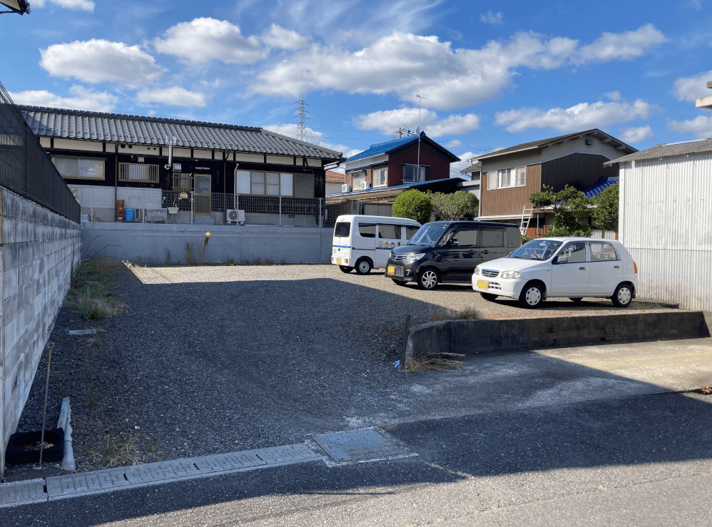 古城が丘月極駐車場の外観・駐車場イメージ2枚目