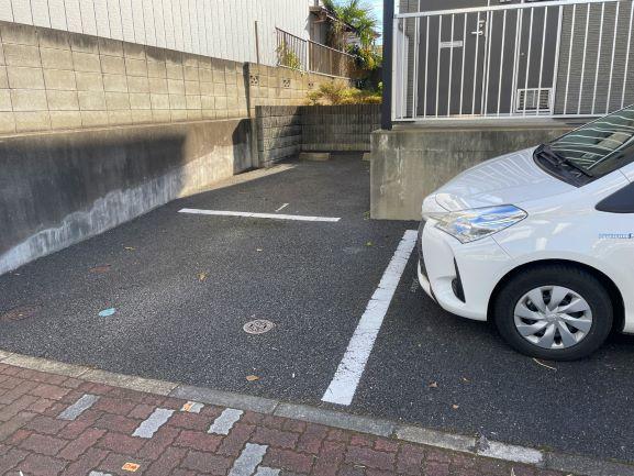 メゾン若葉台(40733)の外観・駐車場イメージ1枚目