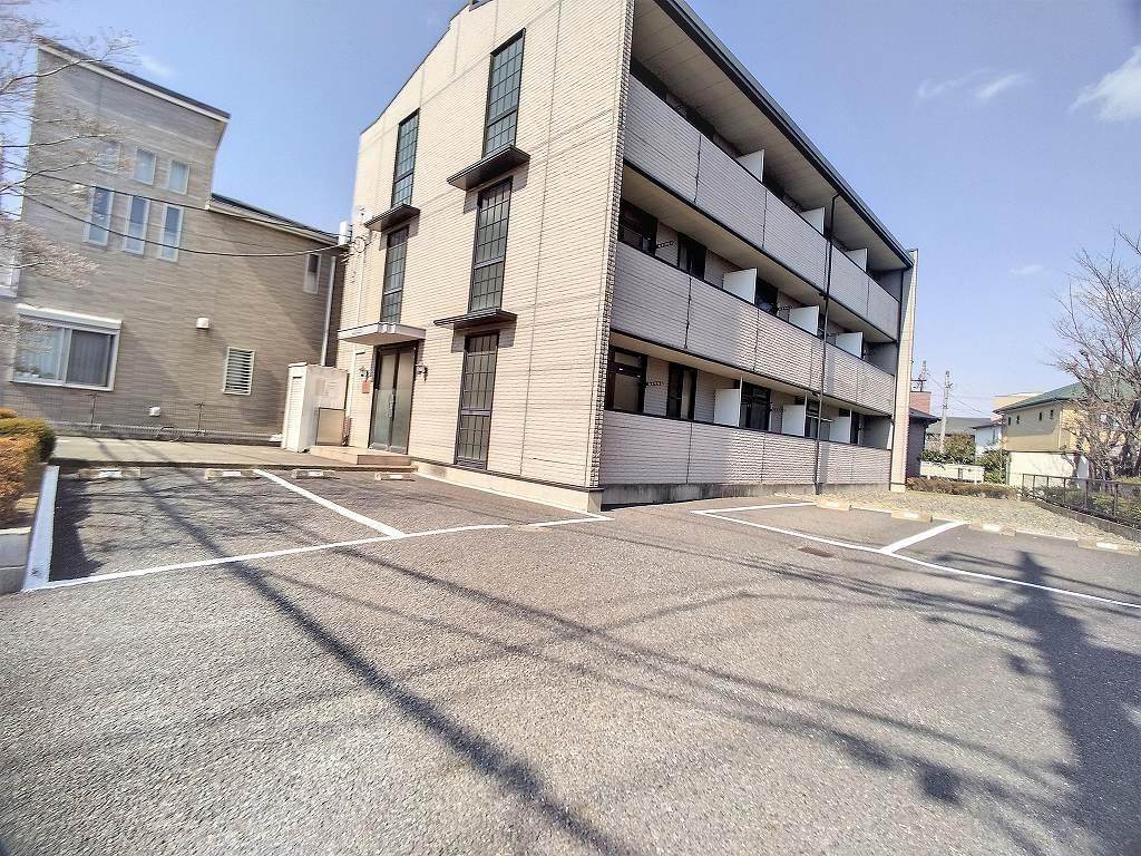 グランド・ウール(11083)の外観・駐車場イメージ1枚目