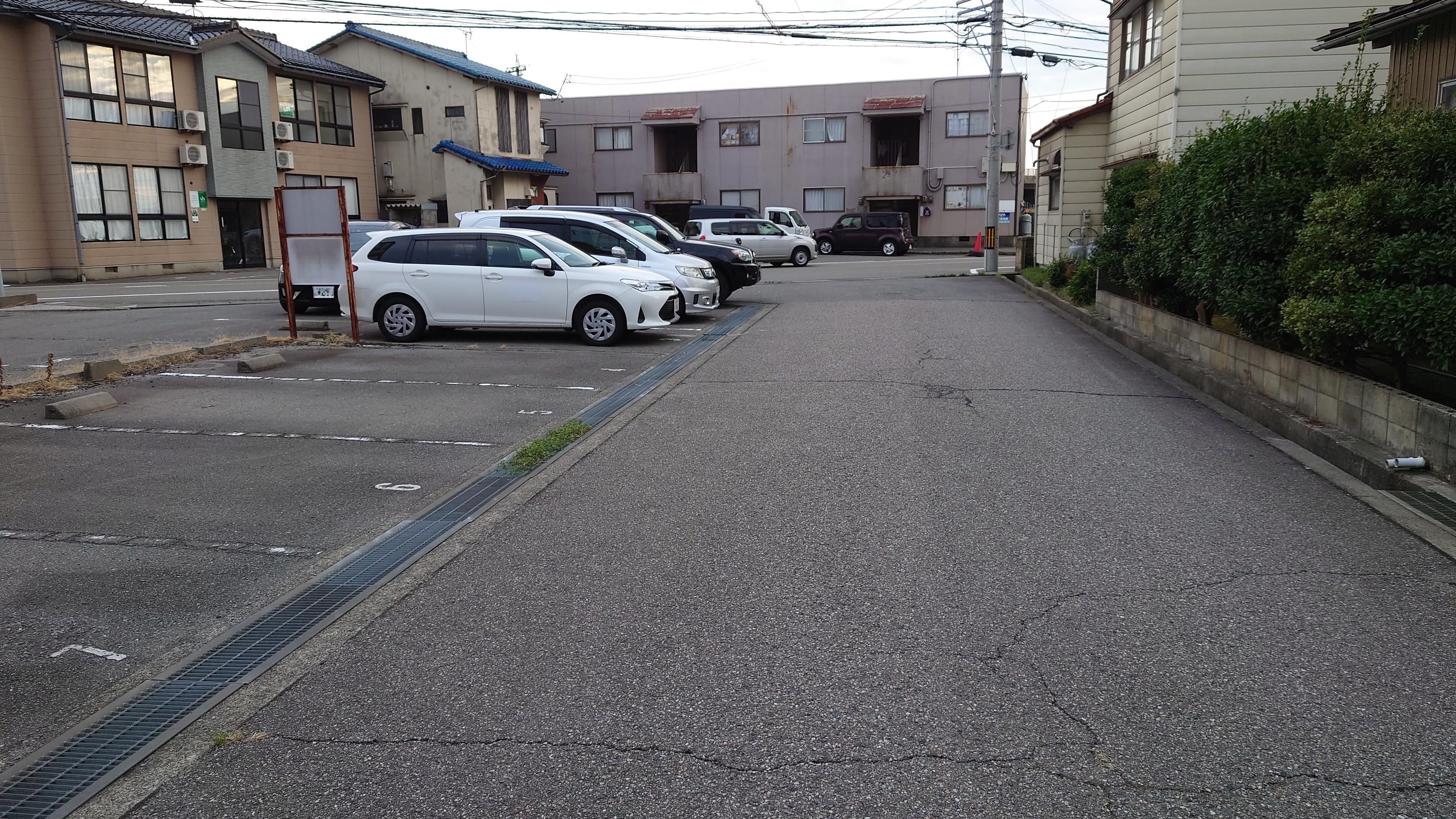 KJパーキングの外観・駐車場イメージ2枚目