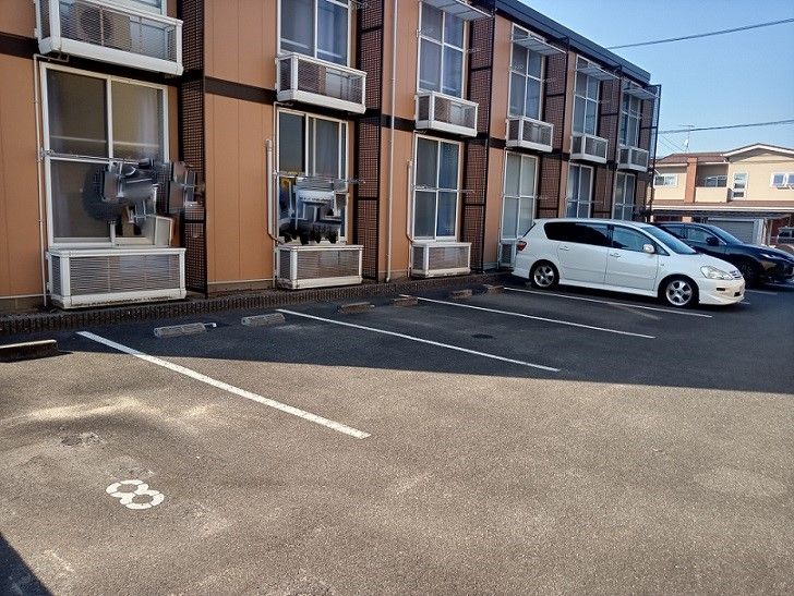 EMI(14384)の外観・駐車場イメージ1枚目