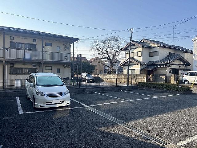 MEGG(21556)の外観・駐車場イメージ1枚目