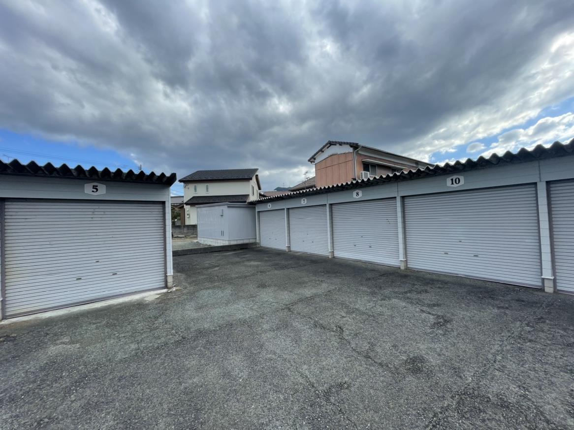 ジョイフルカネキ竹末駐車場の外観・駐車場イメージ3枚目