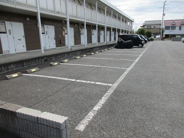 ニューウェルⅡ(23736)の外観・駐車場イメージ1枚目