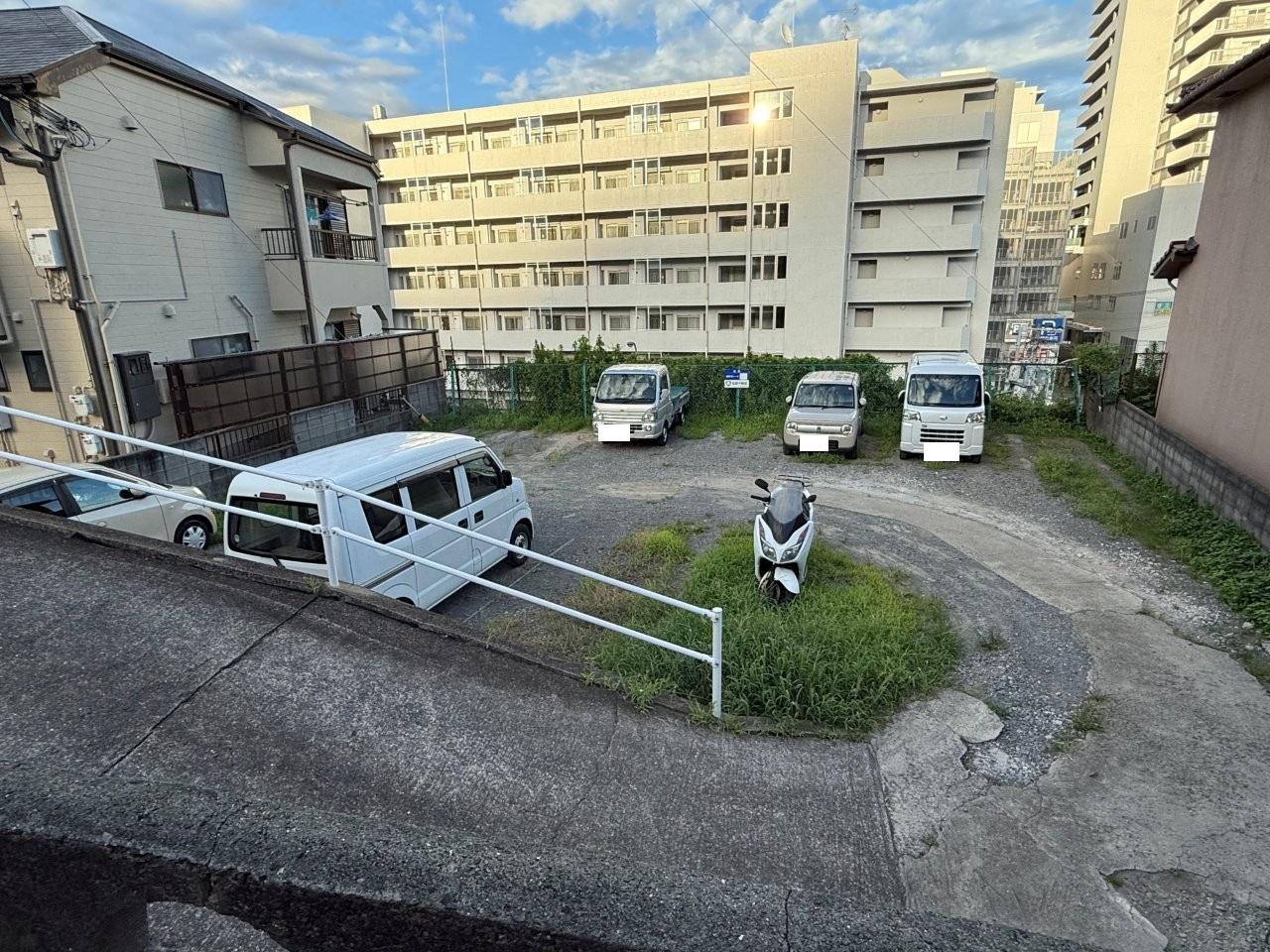 旭町ガレージの外観・駐車場イメージ3枚目