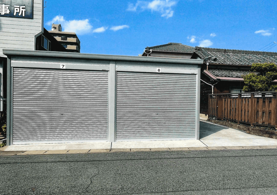 朝日町シャッター付貸ガレージの外観・駐車場イメージ1枚目