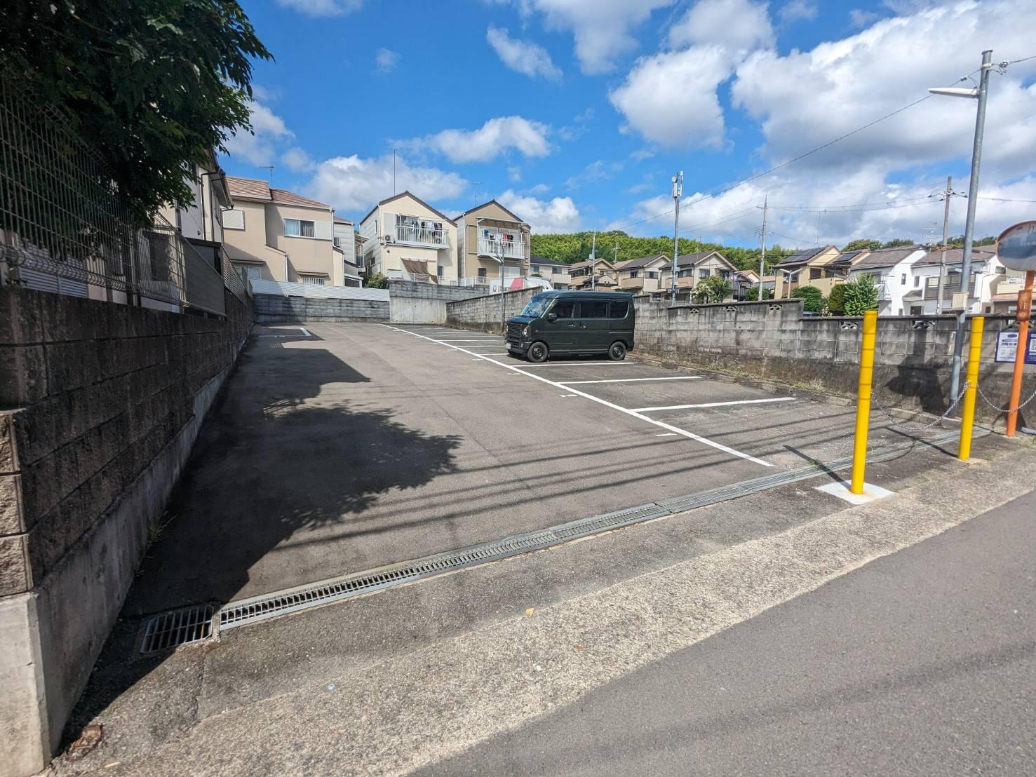 玉村ガレージの外観・駐車場イメージ1枚目