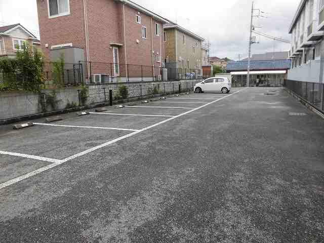 ポミカ(19584)の外観・駐車場イメージ1枚目