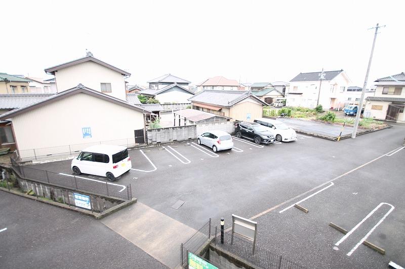 140347コンフォート 西端の外観・駐車場イメージ1枚目