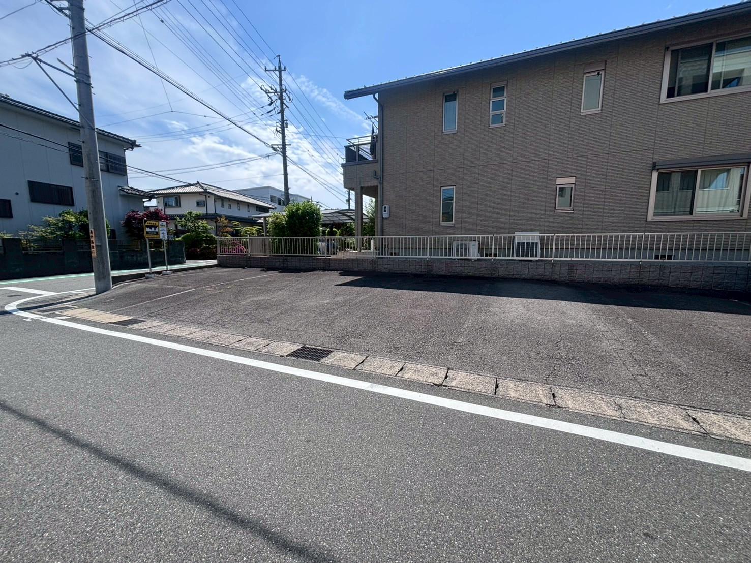 蟹江町本町十丁目駐車場の外観・駐車場イメージ1枚目