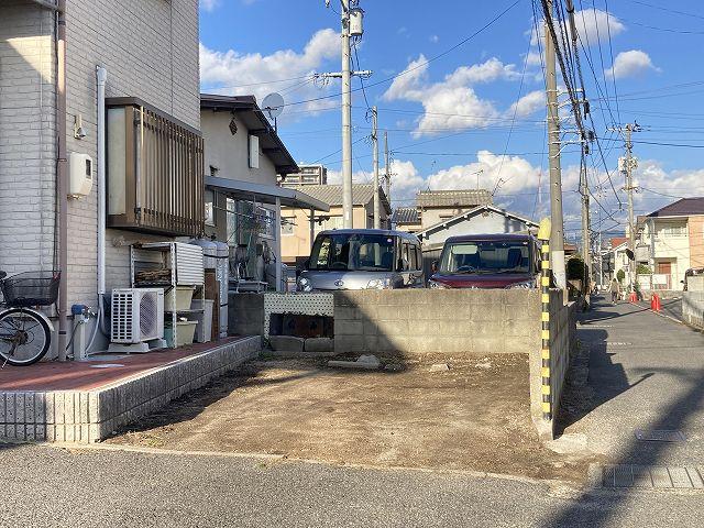 ルグラン入口ガレージの外観・駐車場イメージ1枚目