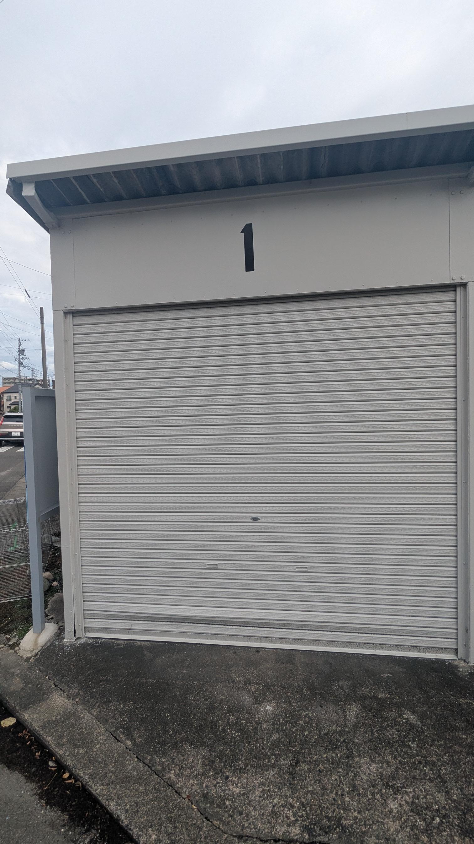 マルイワ・貴船小学校前車庫の外観・駐車場イメージ2枚目