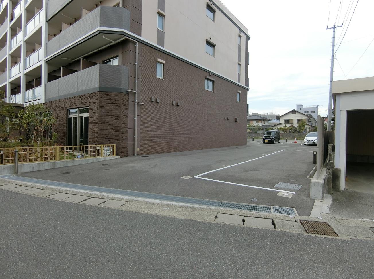 学生会館 Uni E’meal 徳島住吉(駐車場)の外観・駐車場イメージ3枚目