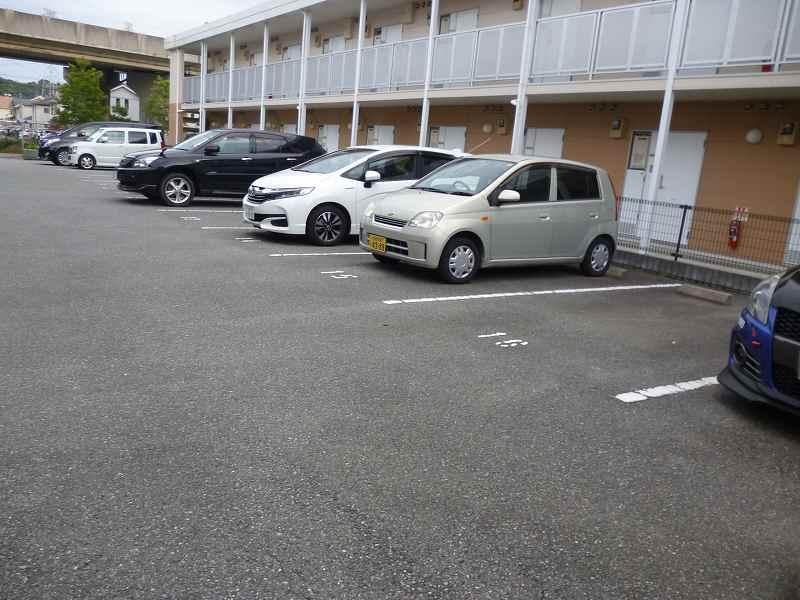 フロレスタ(17517)の外観・駐車場イメージ1枚目