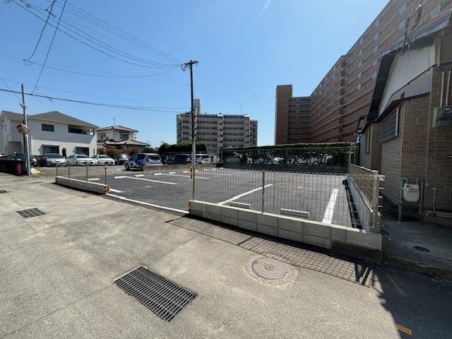 内山月極駐車場の外観・駐車場イメージ1枚目