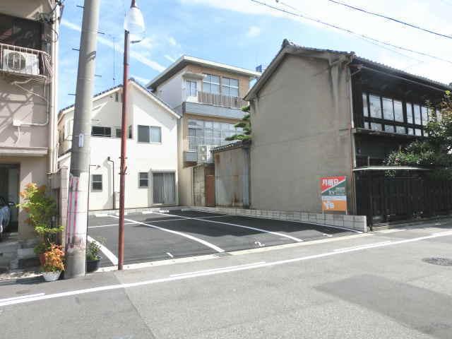 ワイズ・本町 第3駐車場の外観・駐車場イメージ1枚目