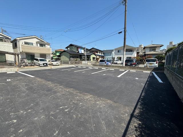 内山月極駐車場の外観・駐車場イメージ3枚目