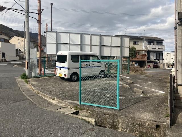 ワイズパーク高砂の外観・駐車場イメージ1枚目