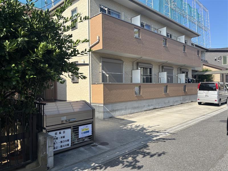 レイ・ディ・アン敷地内駐車場の外観・駐車場イメージ2枚目