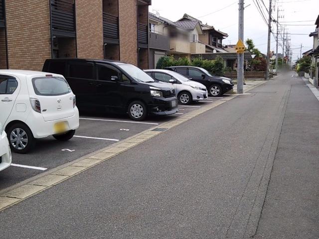 シャイン(52910)の外観・駐車場イメージ1枚目