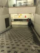 岡地株式会社大阪支店ビルの駐車場