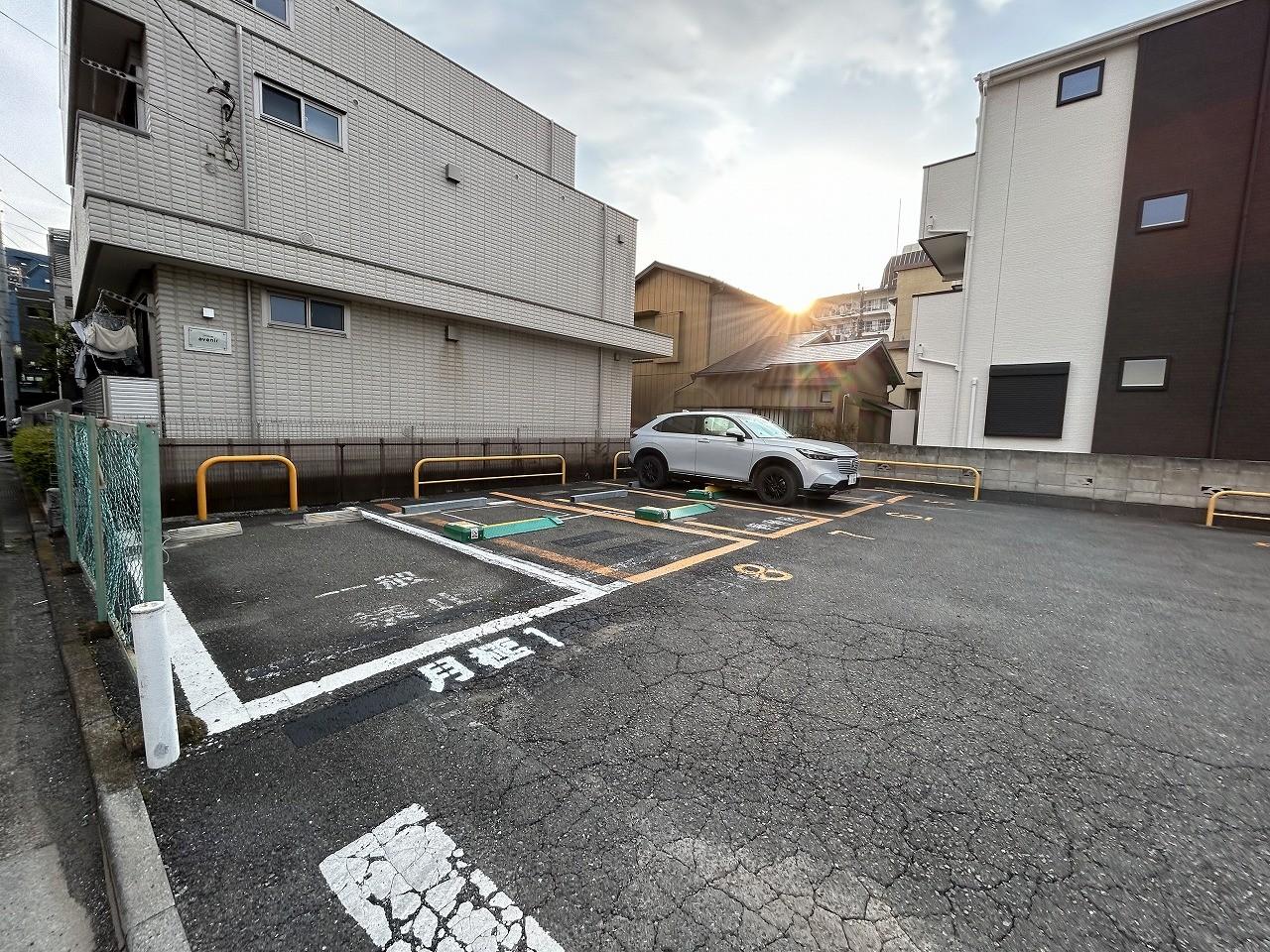 国領町1丁目第4の外観・駐車場イメージ2枚目