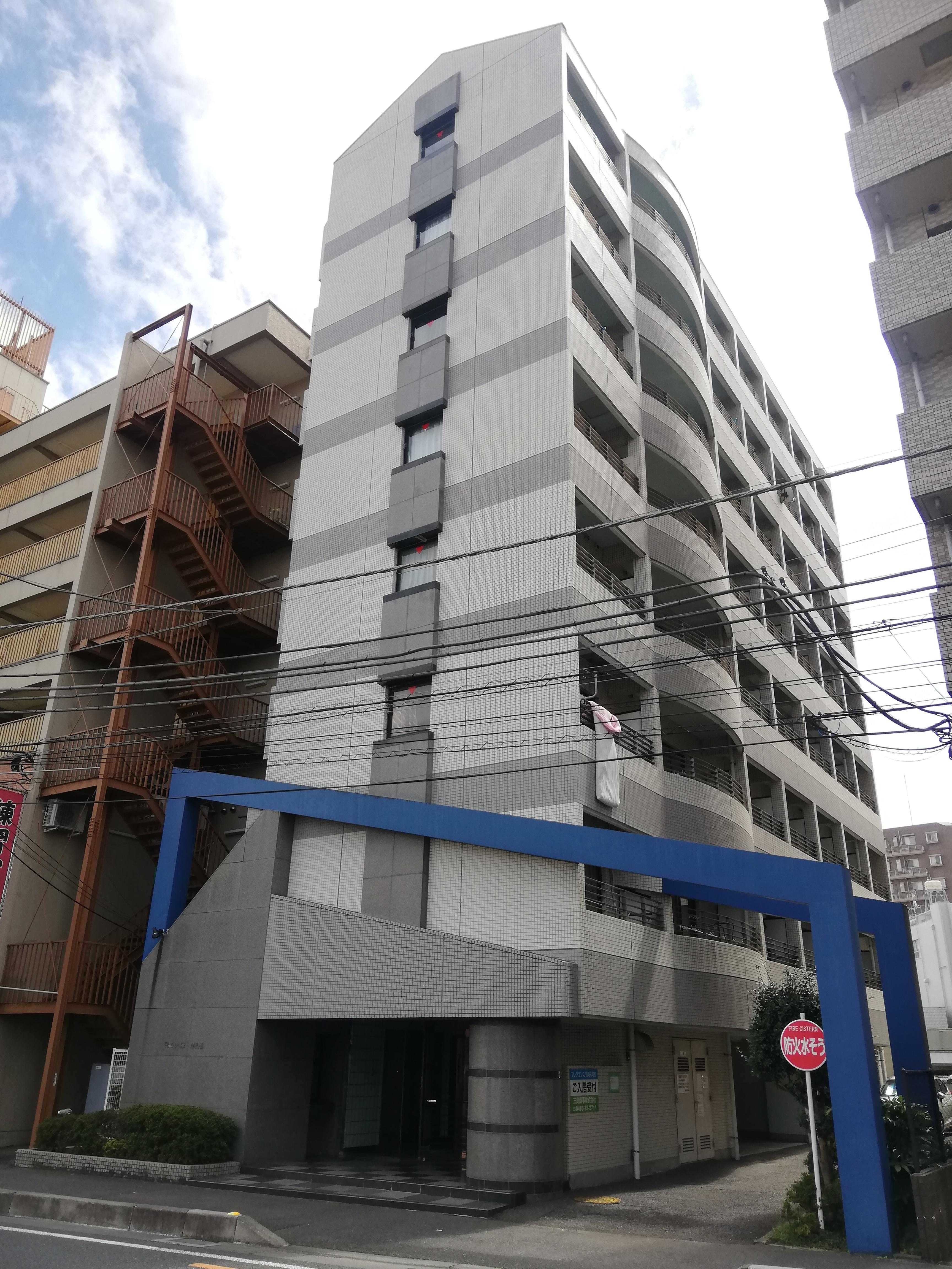 フレグランスWARABIの外観・駐車場イメージ1枚目