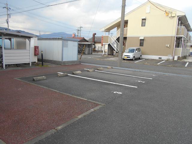 Second(22067)の外観・駐車場イメージ1枚目