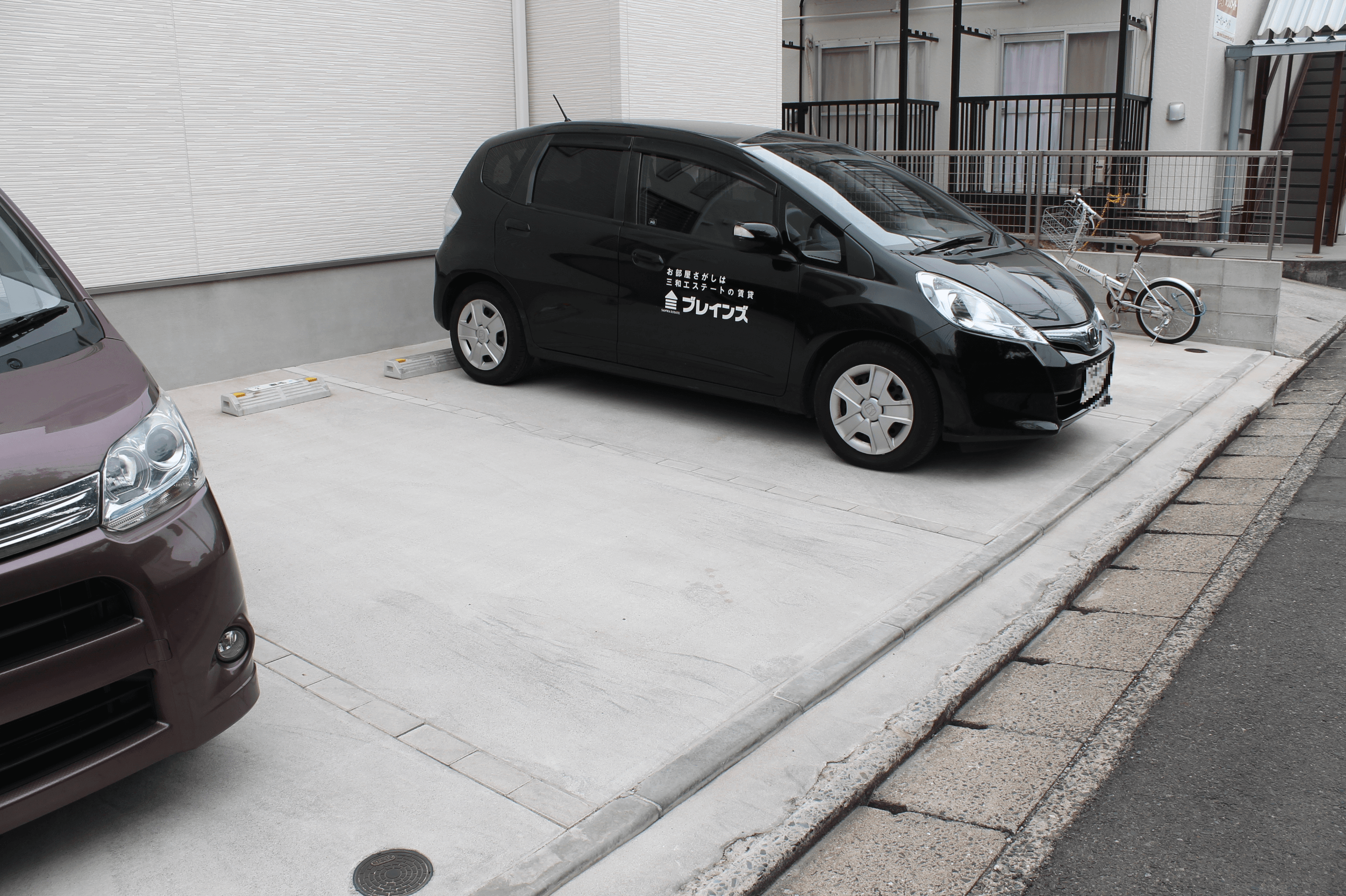 CB和白オーシャンテラスの外観・駐車場イメージ1枚目