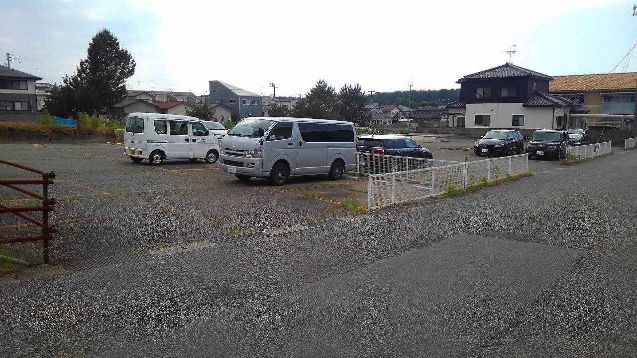 青山5(平山)駐車場の外観・駐車場イメージ2枚目