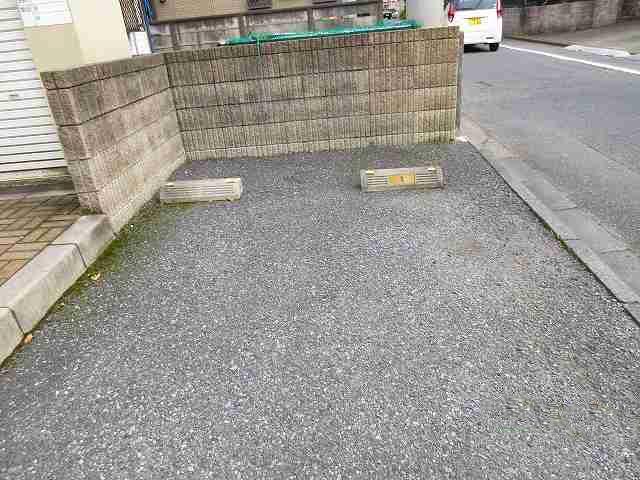 マロニエ(30291)の外観・駐車場イメージ1枚目