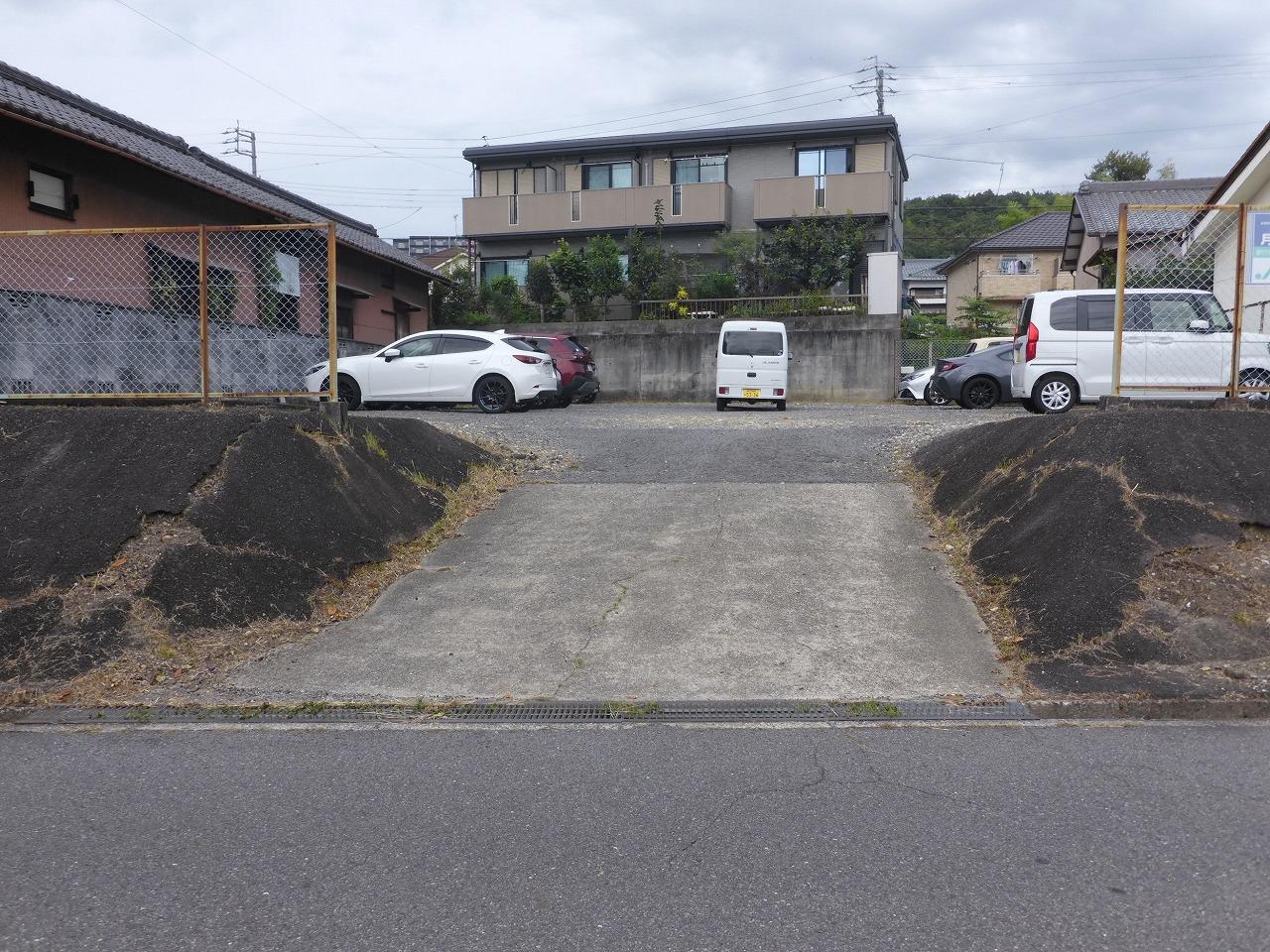 J-008の外観・駐車場イメージ1枚目