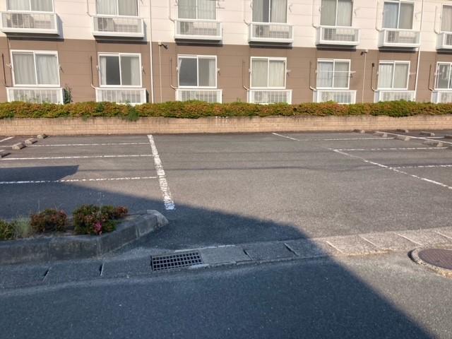 エステートカズⅡ(24236)の外観・駐車場イメージ1枚目