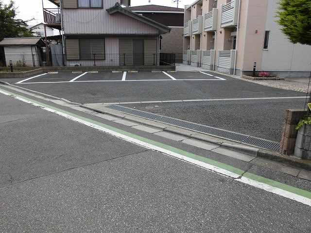 ユイット(53576)の外観・駐車場イメージ1枚目