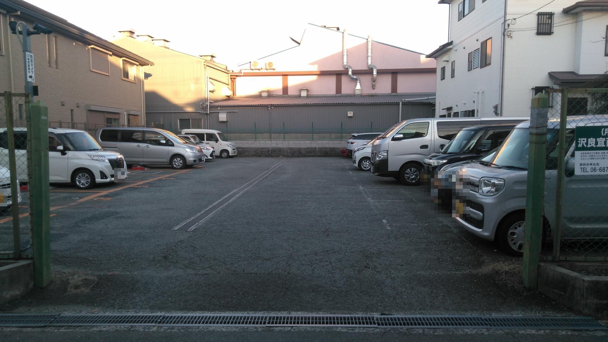 沢良宜西二丁目駐車場の外観・駐車場イメージ1枚目