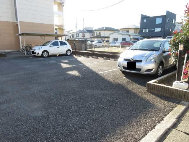 アヴニール(22125)の外観・駐車場イメージ1枚目