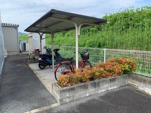 アズーリ(19005)の外観・駐車場イメージ2枚目