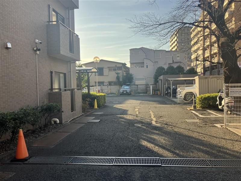 芦花公園パーク・ホームズ駐車場の外観・駐車場イメージ2枚目