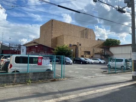 千年町ガレージの外観・駐車場イメージ1枚目