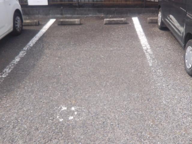 トレス(30060)の外観・駐車場イメージ1枚目