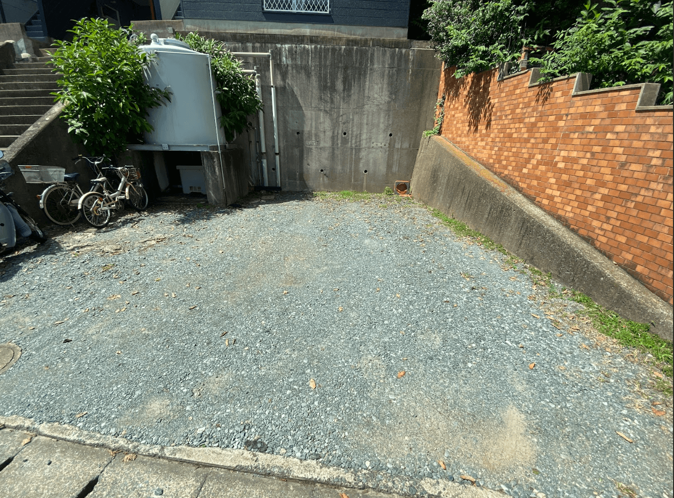 シャーミー香椎1の外観・駐車場イメージ1枚目